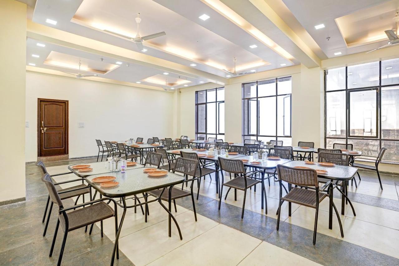 Townhouse Oak Hotel Rama Насик Экстерьер фото