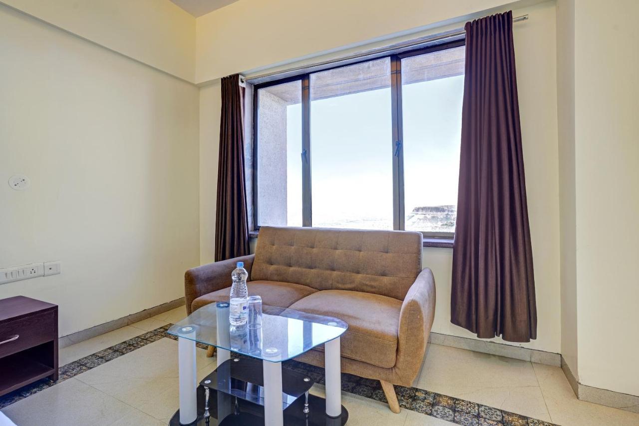 Townhouse Oak Hotel Rama Насик Экстерьер фото