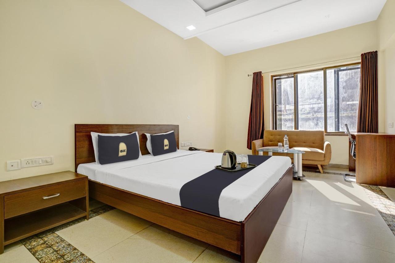 Townhouse Oak Hotel Rama Насик Экстерьер фото