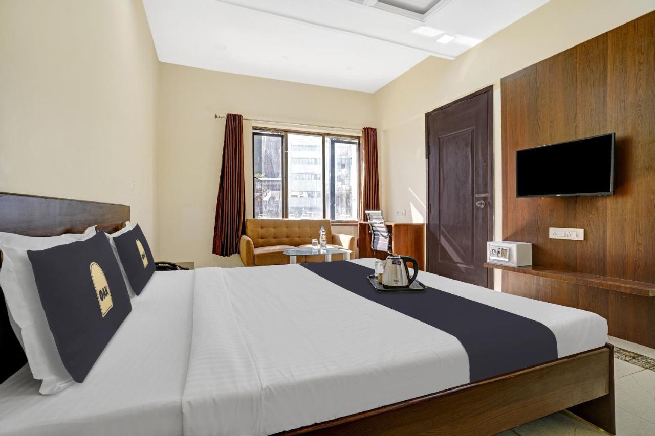 Townhouse Oak Hotel Rama Насик Экстерьер фото