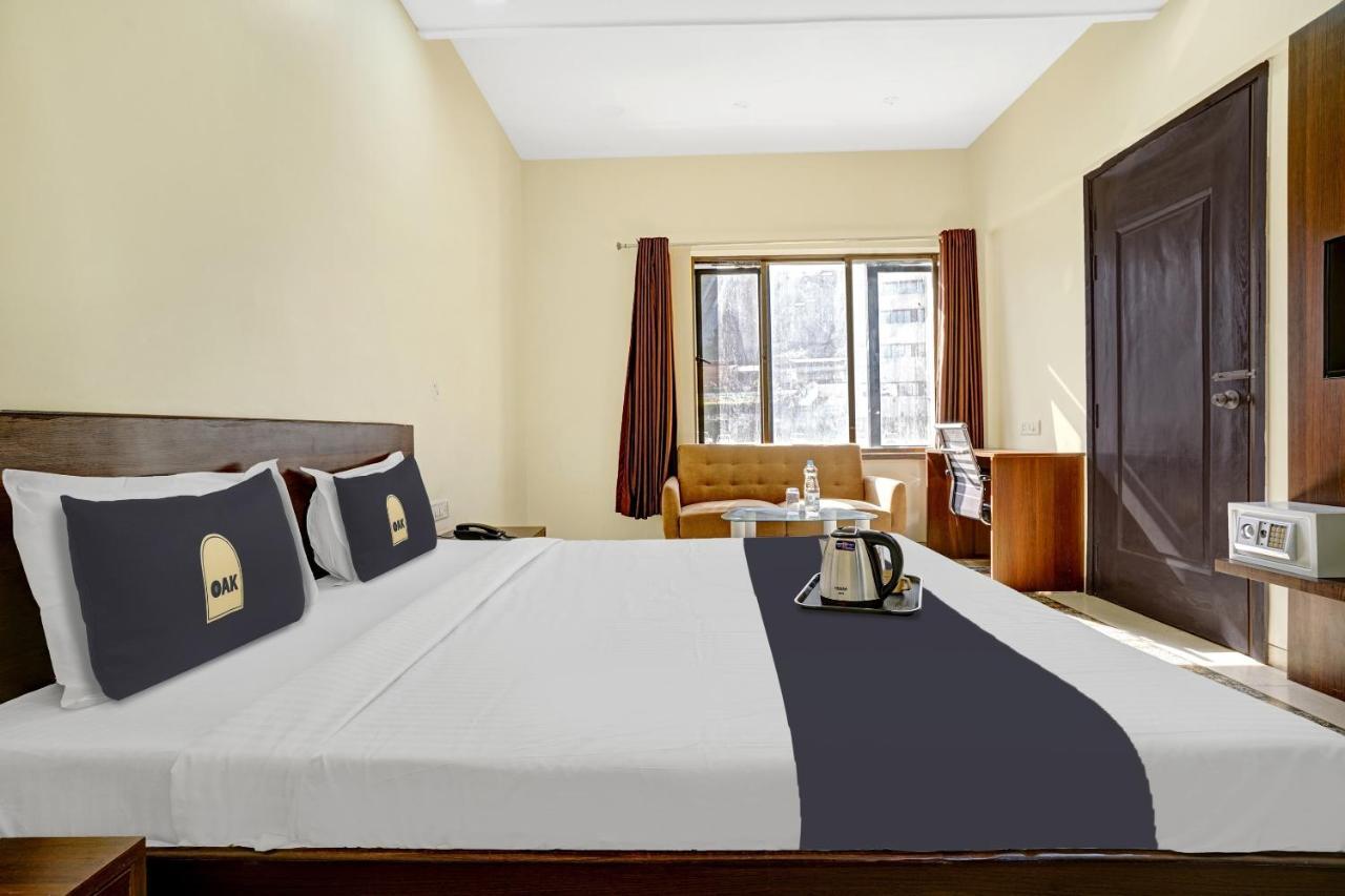 Townhouse Oak Hotel Rama Насик Экстерьер фото