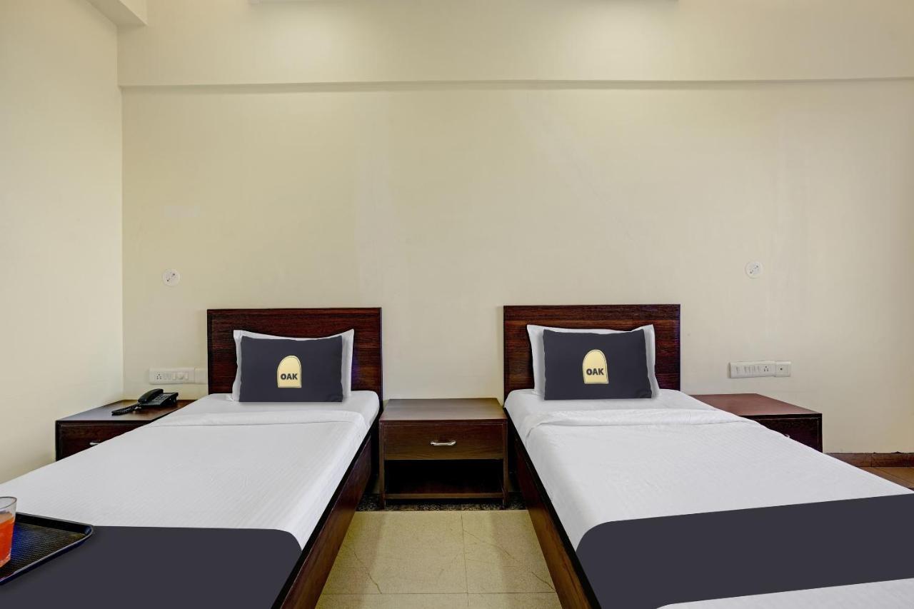Townhouse Oak Hotel Rama Насик Экстерьер фото