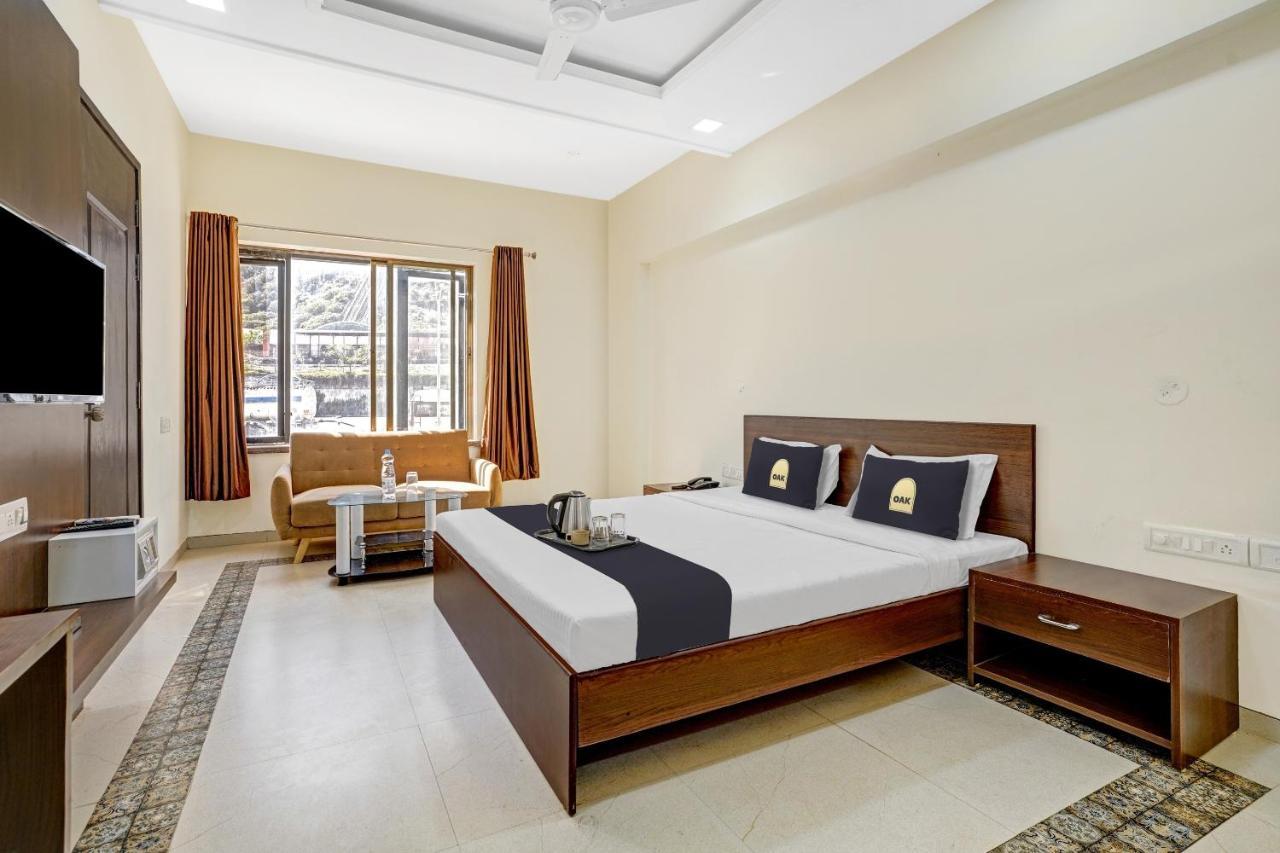 Townhouse Oak Hotel Rama Насик Экстерьер фото