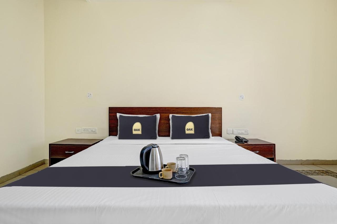 Townhouse Oak Hotel Rama Насик Экстерьер фото